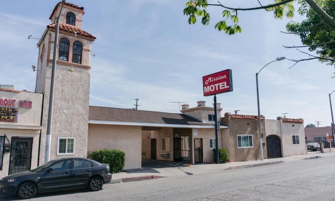Lynwood Hotel | Mission Motel