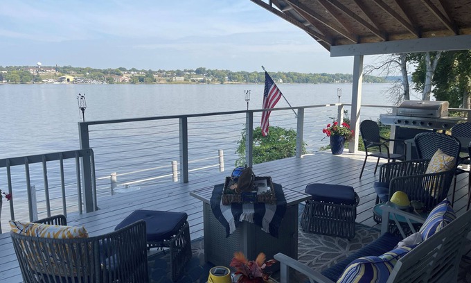 Port Byron House | Mississippi Riverfront Retreat - River's Edge - Quad Cities