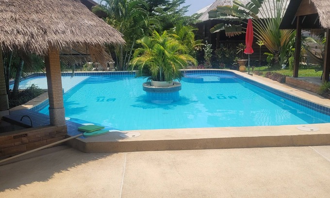 Si Chiang Mai Ski Chalet | Mistercheck paradise bungalows