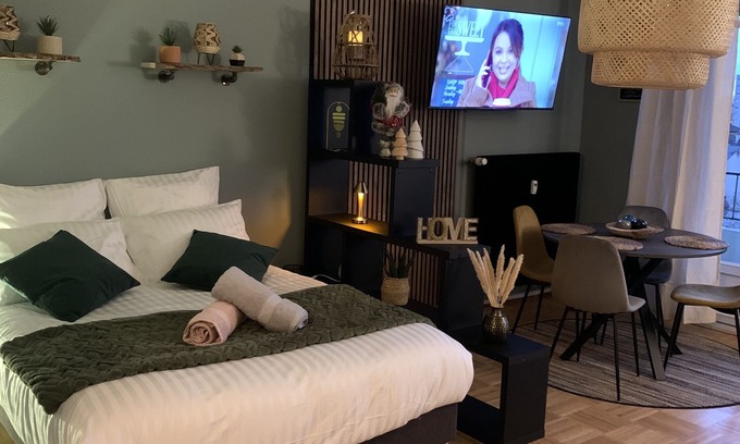 Neudorf South Apartment | MMETA 4 pers apartment in Strasbourg ideally located, terrace with unobstructed view