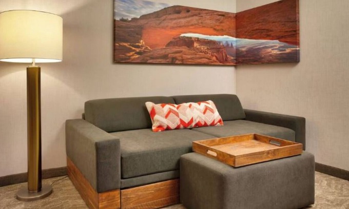 Moab Hotel | Moab Getaway with Outdoor Pool & Quick Access to Red Rock Trails - 2 Units