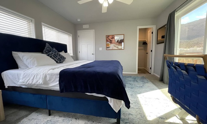Moab South Valley House | Moab’s Majestic Escape to The Red Rock W/EV Outlet