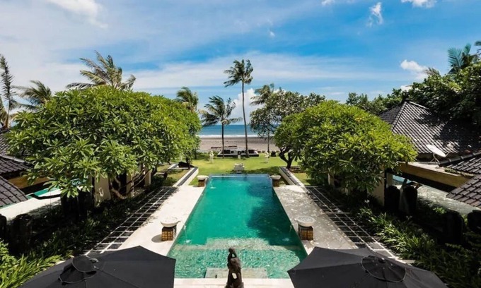 Kahuku House | Moana Villa - Luxury beachfront, Pool, AC