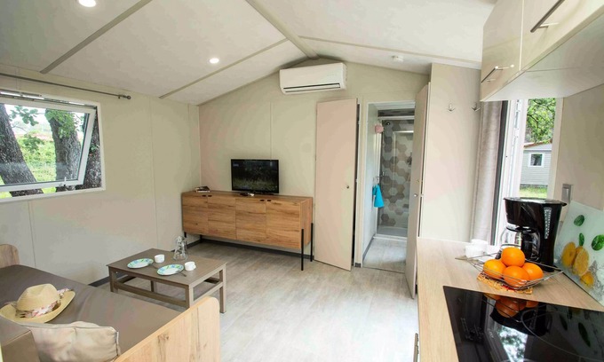 Puget-sur-Argens House | Mobile Home 3 Rooms 4/6 Persons Air-conditioned + TV