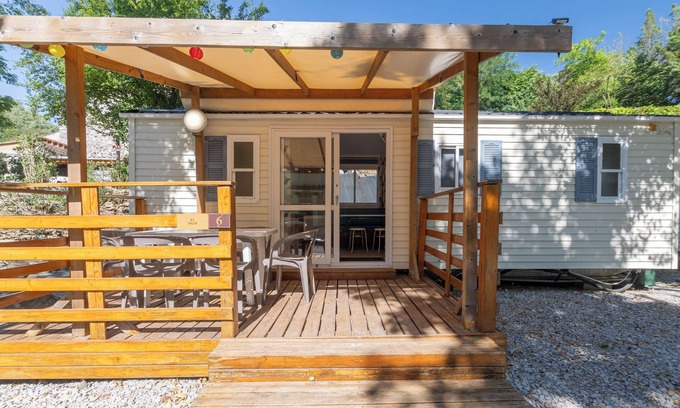 Lavilledieu House | Mobile Home 'A - 1-6 Pers' with Shared Pool, Private Terrace and Shared Garden