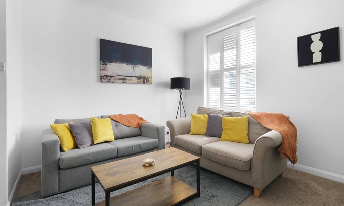 Gravesend Apartment | Modern 1 Bedroom Apartment in Gravesend