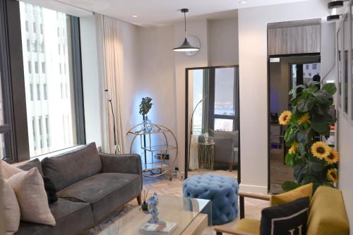 Cape Town City Centre Apartment | Modern 1 Bedroom at Foreshore Place Mountain Views & Walk to V&A