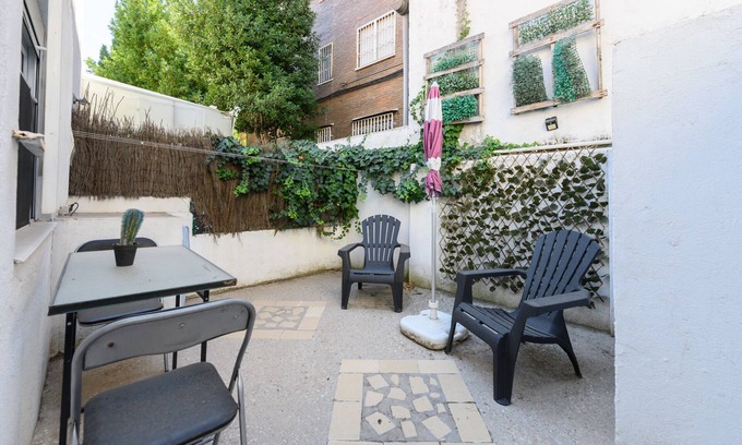 Colonia de la Prensa Apartment | Modern 1-bedroom flat with terrace to relax in Madrid