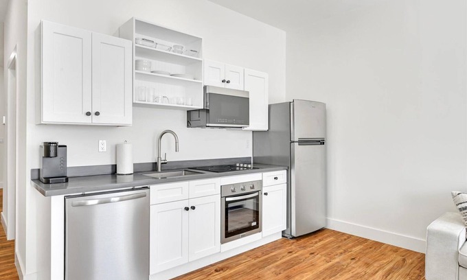 Elizabethtown Apartment | Modern 1-Bedroom Apartment – Perfect for Corporate & Student Stays