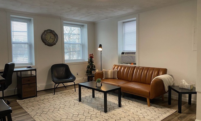 Whitesboro Apartment | Modern 1 BR apt | Close to everything | Whitesboro