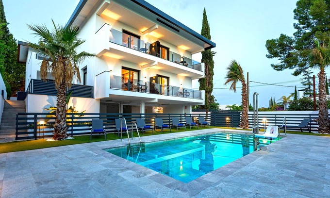 Distrito Norte Sierra Apartment | Modern 1BD apartment with terrace, pool & parking. Arruzafa V