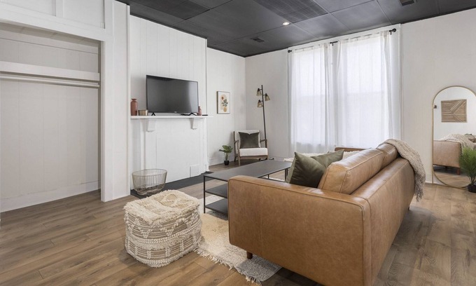Smoketown Jackson House | Modern 1BD near Logan St Market