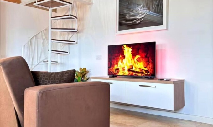 Madliena Apartment | Modern 1BDR City Suite with WiFi & Harbour Views!
