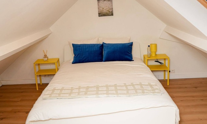 Bloemekenswijk Apartment | Modern 1BR & 1LR Apartment | 15-Min Walk to Rabot