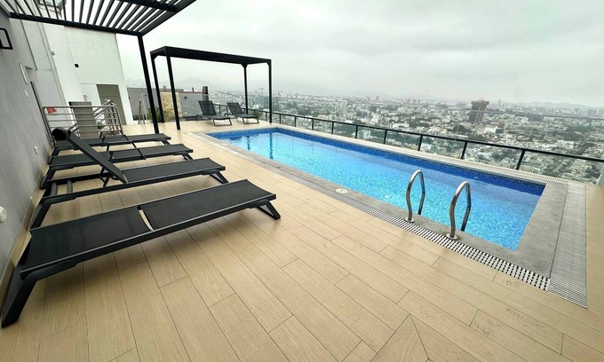 Santa Catalina Apartment | Modern 1BR on J Prado Board San Isidro
