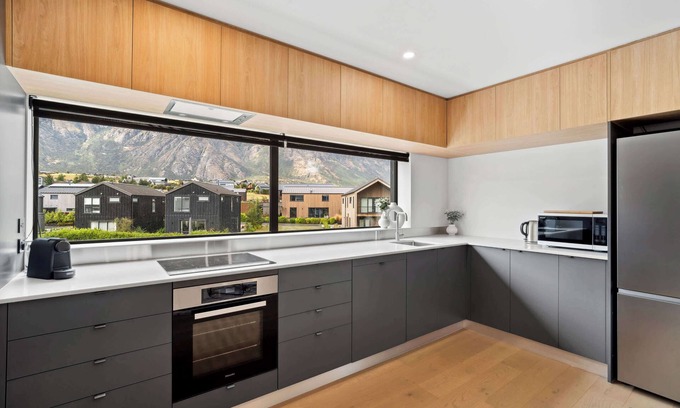 Kawarau Falls Apartment | Modern 2 Bedroom Apartment with Mountain Outlook