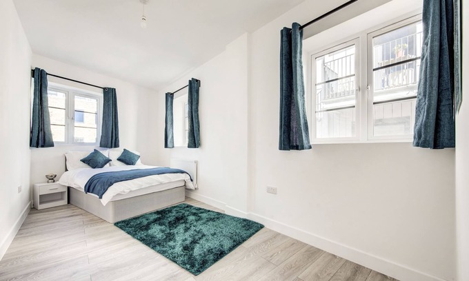 Coldharbour Apartment | Modern 2-Bedroom Apartment in Vibrant Brixton - Perfect for City Explorers!
