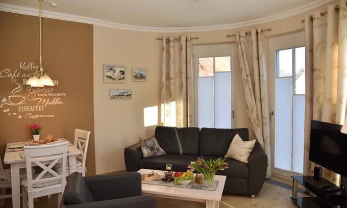 Zingst Apartment | Modern 2-room apartment directly behind the Baltic Sea dike - Logierhaus Friedrich
