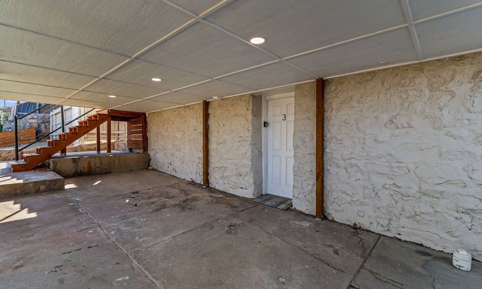 El Paso House | Modern 2BR/2BA Work Desks, 3 TVs