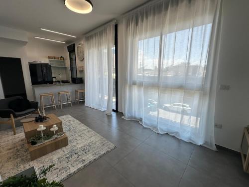 Tel Aviv Apartment | Modern 2BR by Azrieli & Sarona