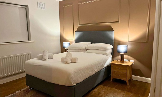 Dundalk House | Modern 3-bedroom house close to Blackrock and Dundalk Co. Louth