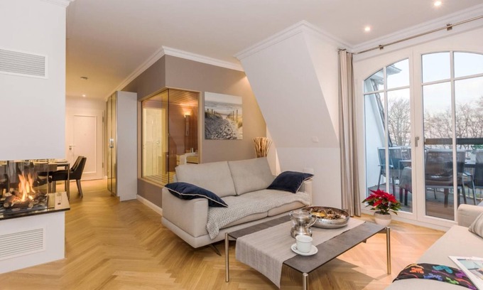 Zingst Apartment | Modern 3-room apartment directly behind the Baltic Sea dike - Logierhaus Friedrich