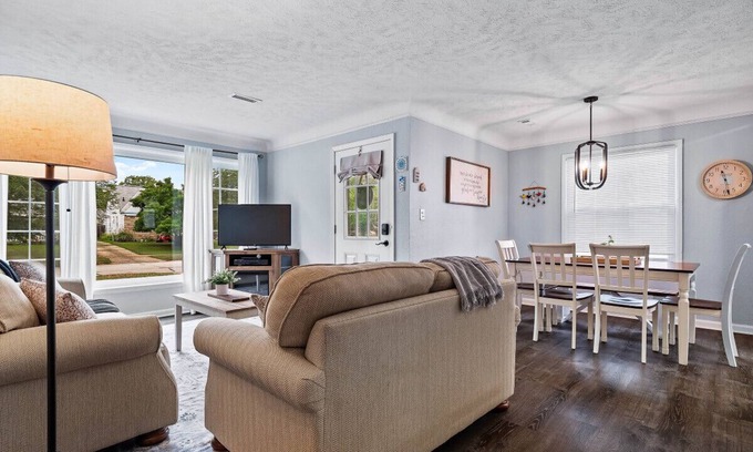 Parma Heights Apartment | Modern 3Bed Home Near CLE With Private Backyard