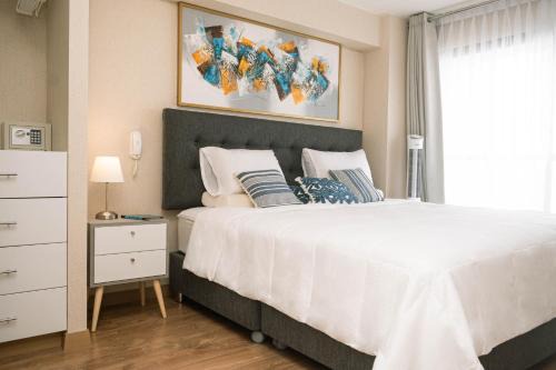 Jesus Maria Apartment | Modern 3BR 2BA Apt Gym and Parking Near Real Plaza, UP and Trendy Cafés