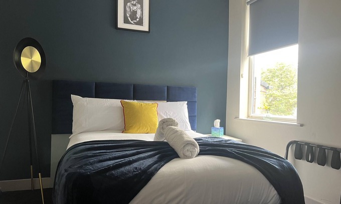 Sheffield House | Modern 4-Bed House with Free Parking