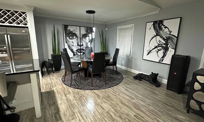Lawrenceville House | Modern-4bedroom Getaway