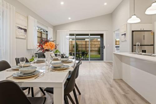 Logan Reserve House | Modern 4BR Home Peaceful Logan Reserve Stay