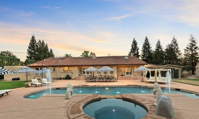 Elk Grove House | Modern 5 acres villa with phenomenal backyard!