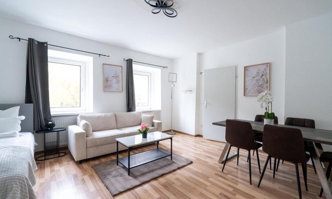 Kaltenleutgeben Apartment | Modern 55m2 Apartment Near Vienna - Ideal for Work, Leisure and Relaxation in Nature