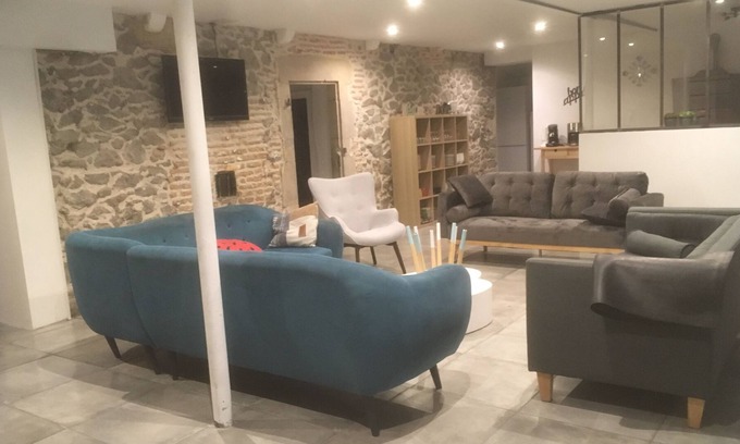 Saubrigues House | Modern and bright holiday home with private pool for 18pax