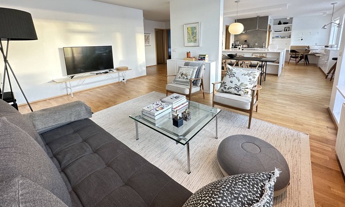 Haaleiti Apartment | Modern and centrally located 3bedr apartment in Reykjavik