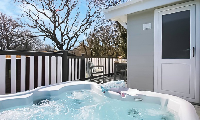 Swanage Ski Chalet | Modern and contemporary two bedroomed lodge with one double and one twin.