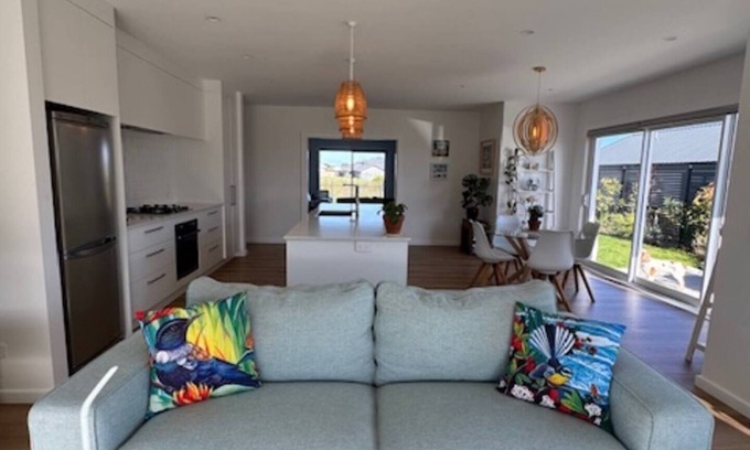 Wharewaka House | Modern and cosy home Private, fully fenced