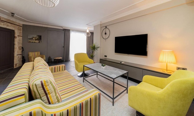 Kaleici Apartment | Modern and Fully Furnished Flat in Antalya