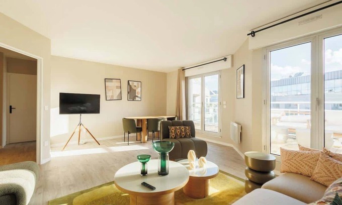 Billancourt–Rives de Seine Apartment | Modern apartment with terrace - near Paris