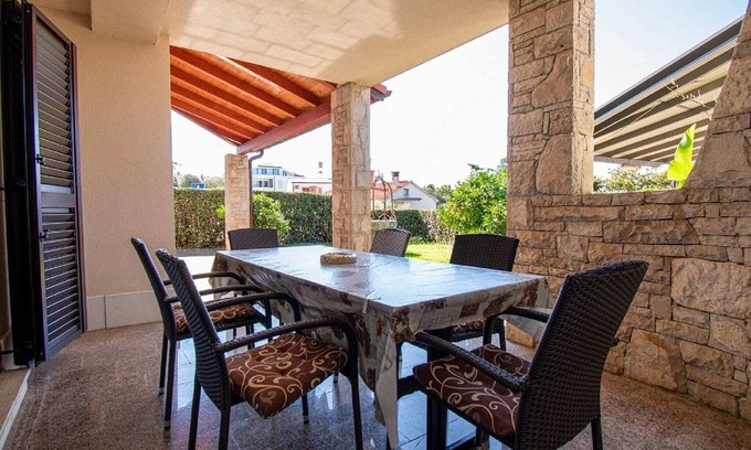 Pjescana Uvala Apartment | Modern apartment near the beach in Istria