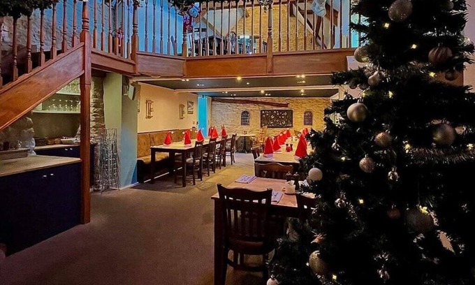 Inchbrook Apartment | Modern Apartment - 2 King size beds, 1 sofa bed