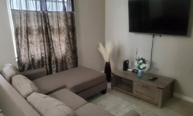New Kingston Apartment | Modern Apartment at the Worthington