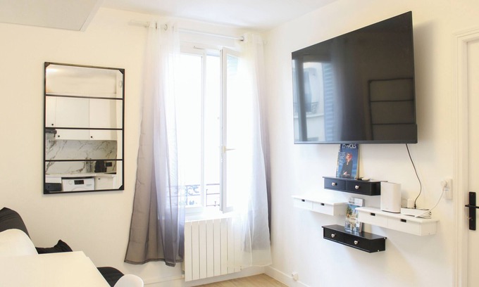 Louis Bertrand-Mirabeau-Semard Apartment | Modern apartment at the gates of Paris