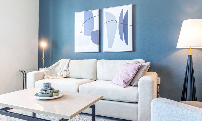 Southside Apartment | Modern Apartment in Prime Location (ID8783X95)