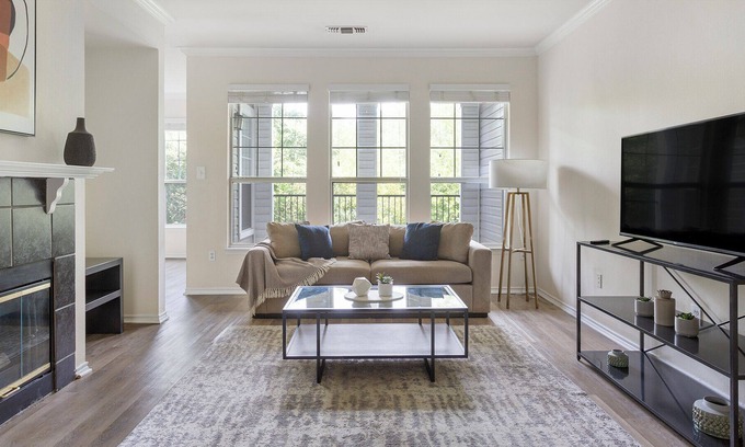 West Chester Apartment | Modern Apartment in Prime Location (ID1371X699)