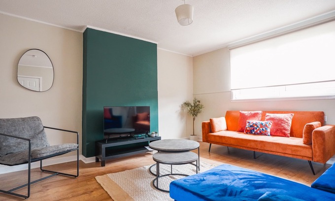 Clydebank Apartment | Modern Apartment in West Dunbartonshire