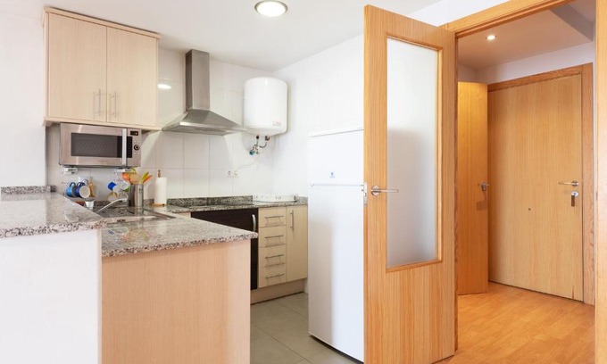 Gudar Apartment | Modern Apartment in Gudar with Church Nearby