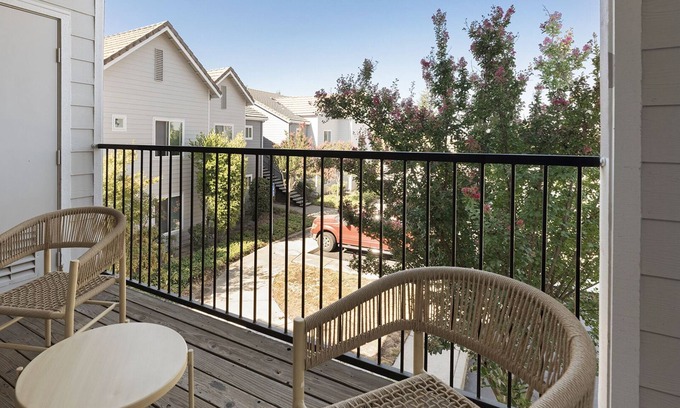 Rocklin Apartment | Modern Apartment in Prime Location (ID9304X63)