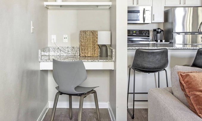 McNeil Apartment | Modern Apartment in Prime Location (ID2860X1)