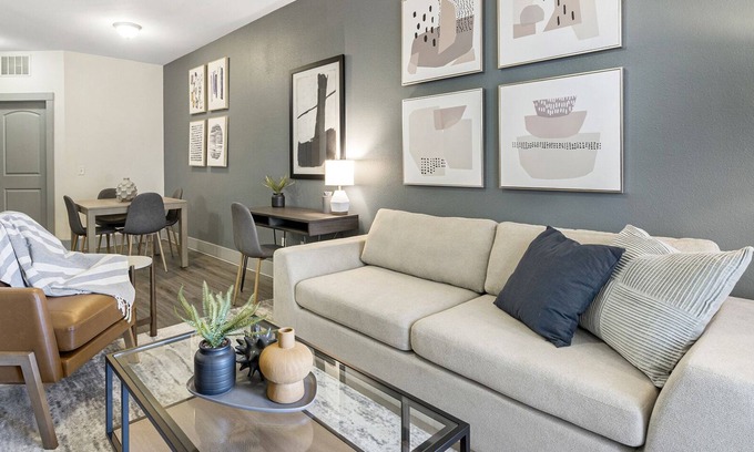 Lake Highlands Apartment | Modern Apartment in Prime Location (ID7650X68)